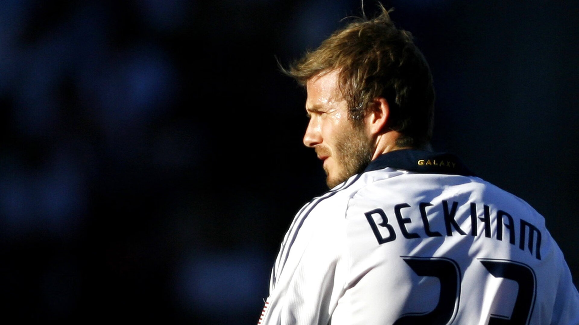 “足协公布2025年度最佳球员名单”，足坛20年最佳