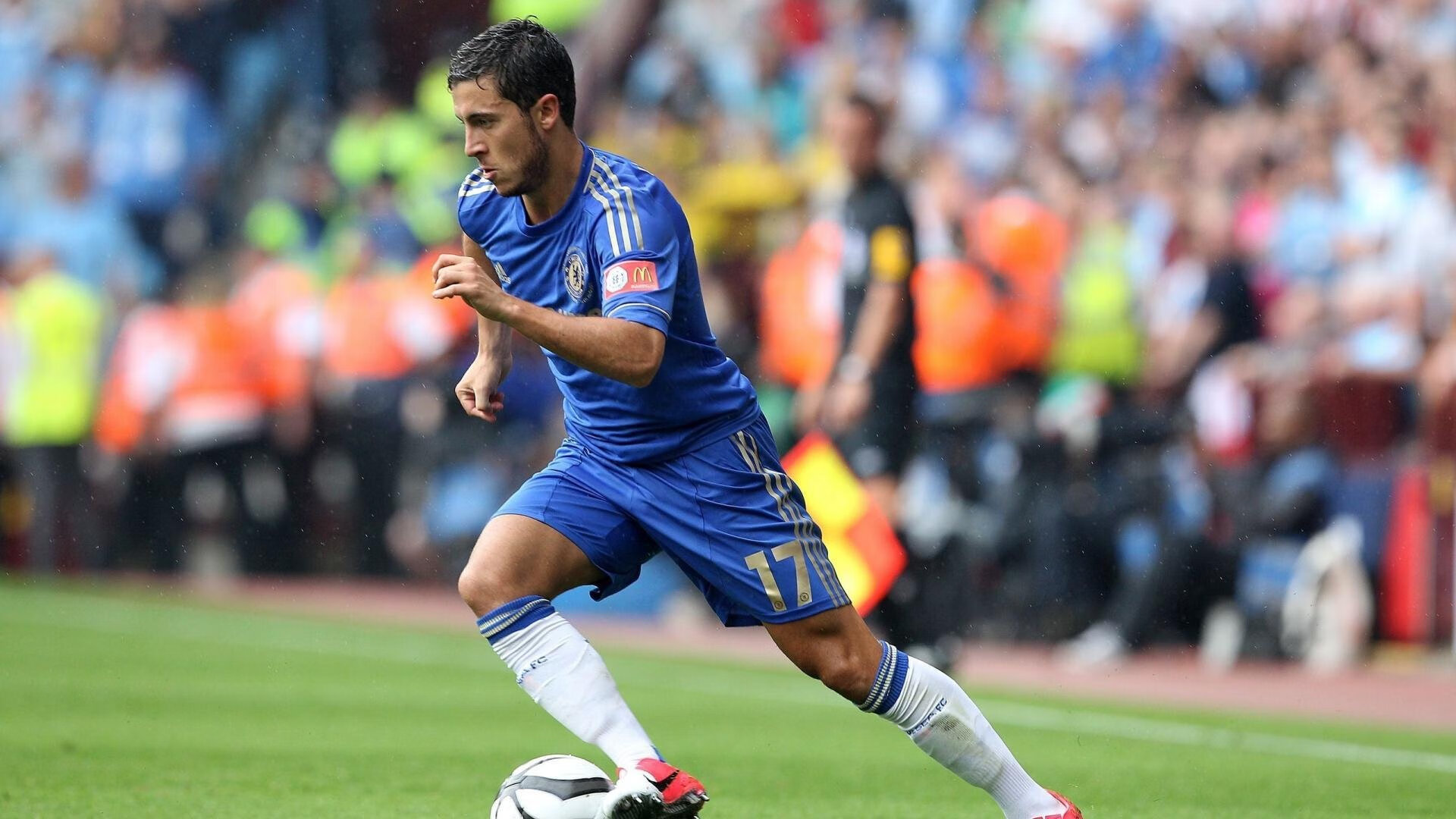 “足协公布2025年度最佳球员名单”，足坛20年最佳